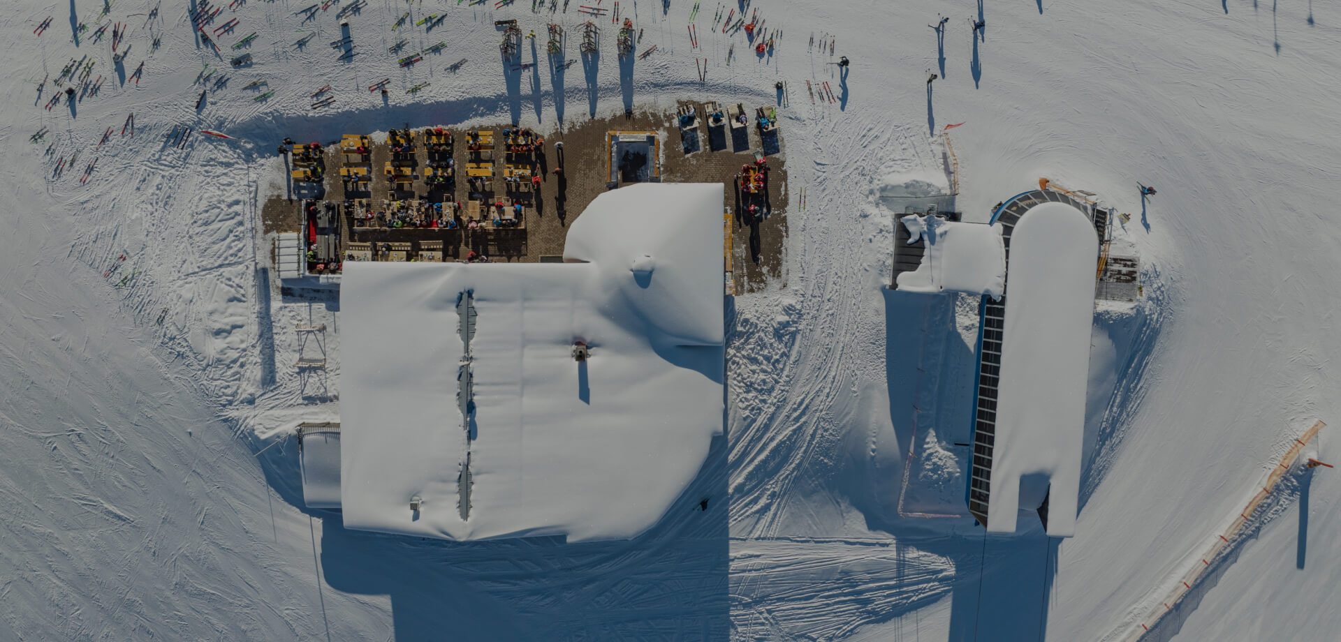 Vogelperspektive unserer Skihütte und Bergrestaurant im Salzburger Land